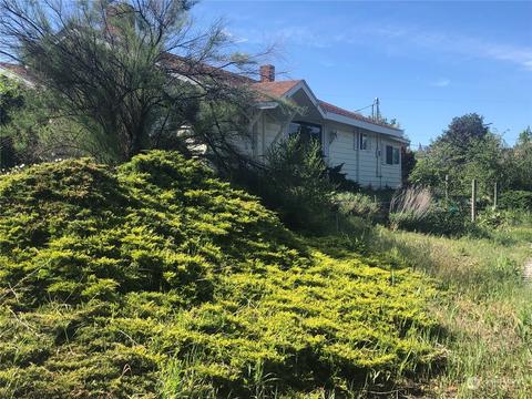 208 Division St, Tonasket, WA 98855