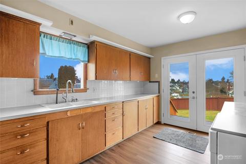 2101 Rockefeller Ave, Everett, WA 98201 photo 9