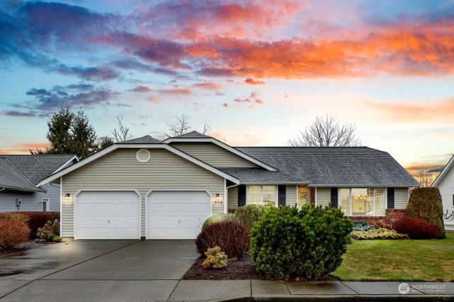 889 Pine Pl, Lynden, WA 98264