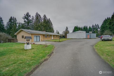 1235 NE Buker Ln, Castle Rock, WA 98611