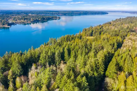 8031 Kerbaugh Rd NE, Olympia, WA 98516
