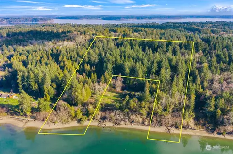 8031 Kerbaugh Rd NE, Olympia, WA 98516