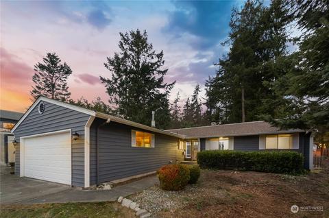 2139 Fairway Ln, Oak Harbor, WA 98277