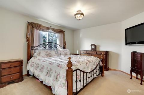 1405 NE Riddell Ave, Orting, WA 98360 photo 16