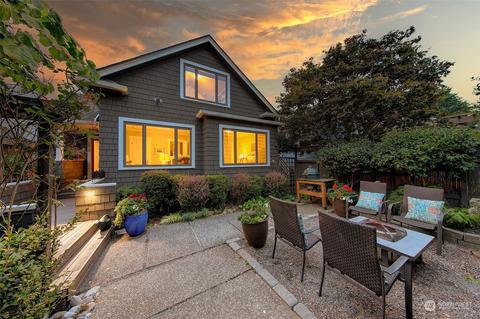 2818 11th Ave E, Seattle, WA 98102 photo 1