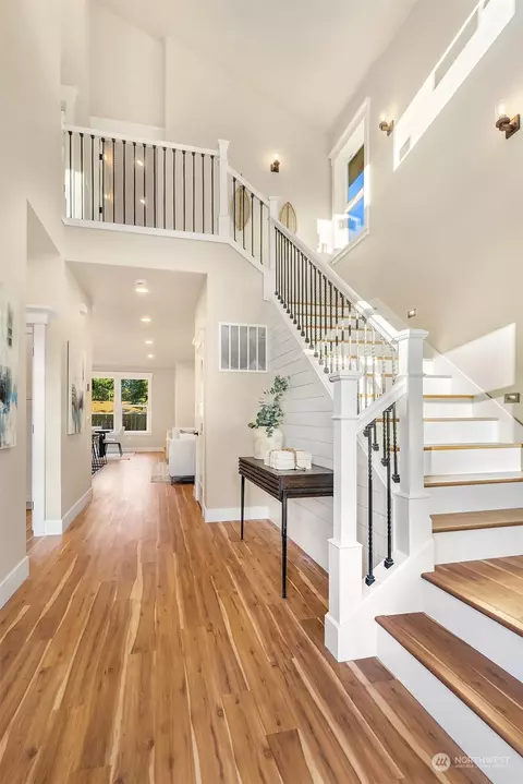 Entry Way - 2402 124th St SE, Everett, WA 98208 photo 2 of 3
