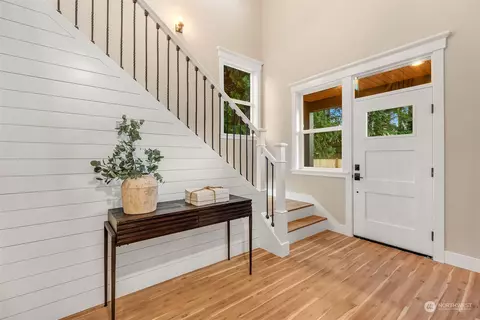Entry Way - 2402 124th St SE, Everett, WA 98208 photo 3 of 3
