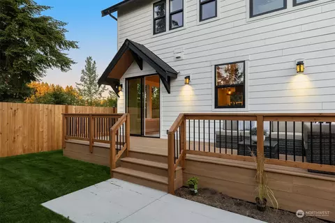 Exterior - 2402 124th St SE, Everett, WA 98208 photo 4 of 5
