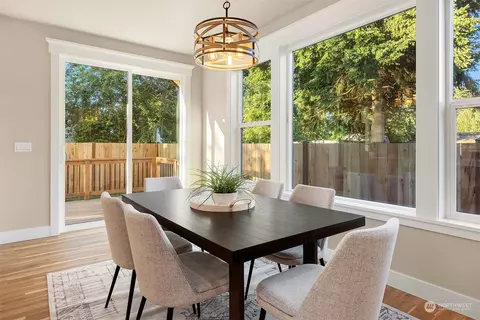 Dining - 2402 124th St SE, Everett, WA 98208 photo 2 of 4