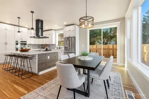 Dining - 2402 124th St SE, Everett, WA 98208 photo 1 of 4