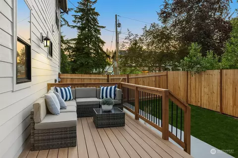 Exterior - 2402 124th St SE, Everett, WA 98208 photo 5 of 5