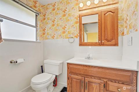 9006 Baring Way, Everett, WA 98208 photo 16