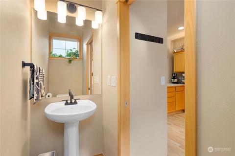 3040 Belmonte Ln, Everett, WA 98201 photo 3