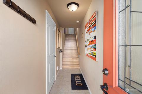 3040 Belmonte Ln, Everett, WA 98201 photo 2
