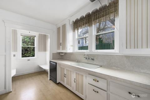 3008 E Spring St, Seattle, WA 98122 photo 11