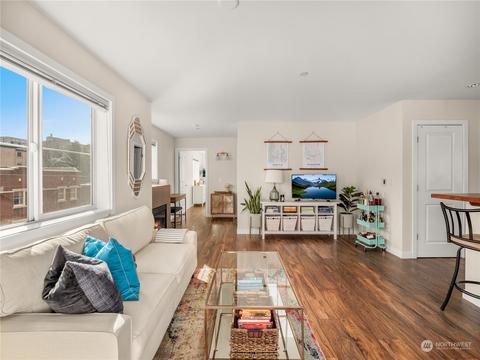 321 E Thomas St #403, Seattle, WA 98102 photo 2