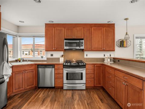 321 E Thomas St #403, Seattle, WA 98102 photo 9