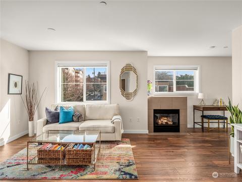 321 E Thomas St #403, Seattle, WA 98102 photo 1