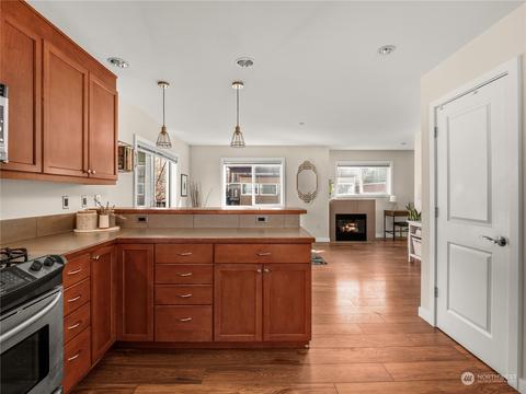 321 E Thomas St #403, Seattle, WA 98102 photo 10