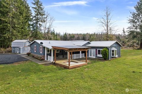 47 Zowadski Rd, Raymond, WA 98577