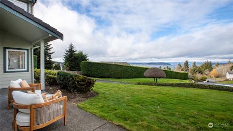 154 Cormorant Dr, Steilacoom, WA 98388
