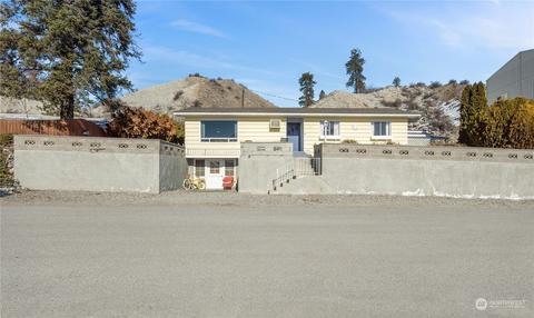 411 E Highland Ave, Chelan, WA 98816 30 Photos MLS #2037127 - Movoto