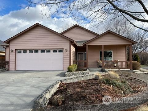 2332 Hawk Dr, Walla Walla, WA 99362 photo 1