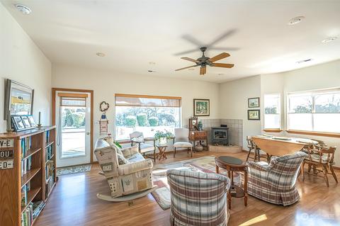 2332 Hawk Dr, Walla Walla, WA 99362 photo 2