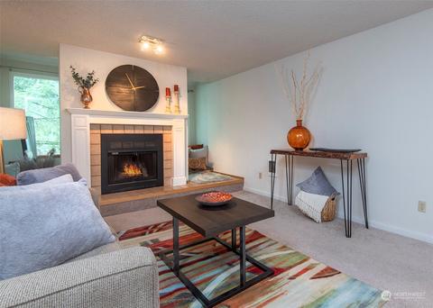 13717 Linden Ave N #324, Seattle, WA 98133