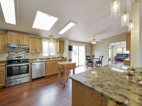 27510 30th Ave E, Spanaway, WA 98387 photo 3