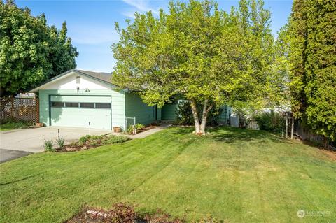 1726 N Anne St N, East Wenatchee, WA 98802