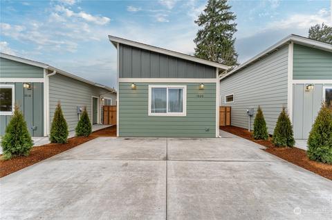 241 Michner St SW, Castle Rock, WA 98611