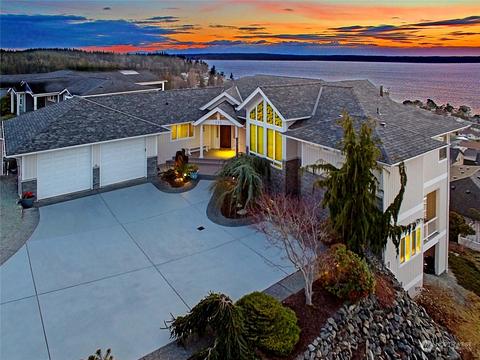 257 Grandview Ave, Camano Island, WA 98282