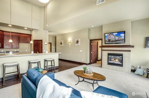 4005 NE 3rd Pl #G, Renton, WA 98056