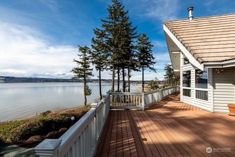 6354 Chinook Dr, Clinton, WA 98236