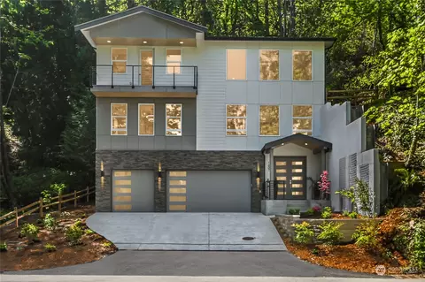 1607 W Lake Sammamish Pkwy SE, Bellevue, WA 98008