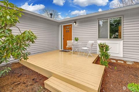 511 221st St SW, Bothell, WA 98021 photo 2