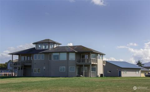 70 Greywolf Air Ct, Sequim, WA 98382