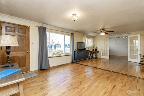 1227 Harding St, Enumclaw, WA 98022 photo 4