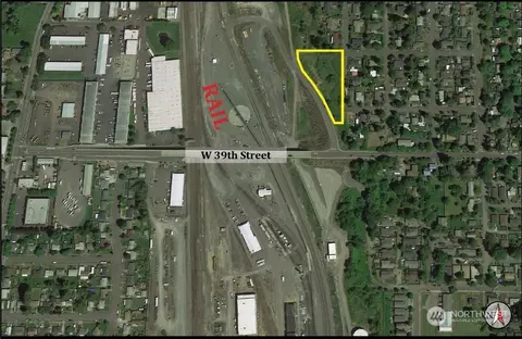 1406 W 39th St, Vancouver, WA 98660