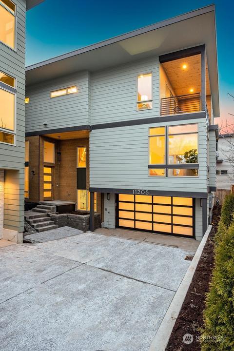 11205 NE 88th St, Kirkland, WA 98033