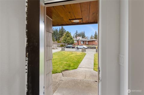 4879 Alpine Dr, Everett, WA 98203 photo 4