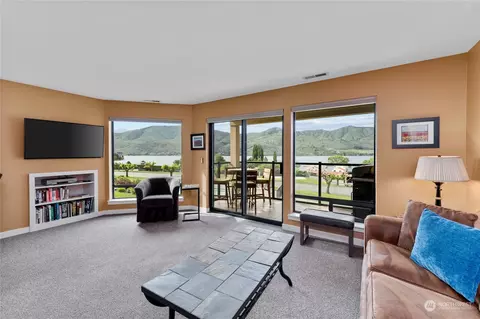 100 Lake Chelan Shores Dr #17-10, Chelan, WA 98816