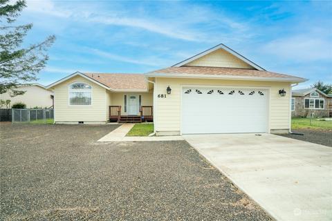 681 Copalis Ave NE, Ocean Shores, WA 98569
