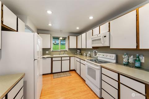 1301 S 3rd Ave #10D, Sequim, WA 98382 photo 5