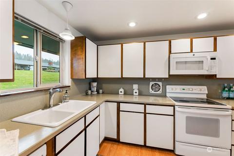 1301 S 3rd Ave #10D, Sequim, WA 98382 photo 4
