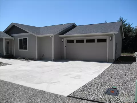 31209 J Pl, Ocean Park, WA 98640