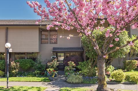 10704 Glen Acres Dr S, Seattle, WA 98168