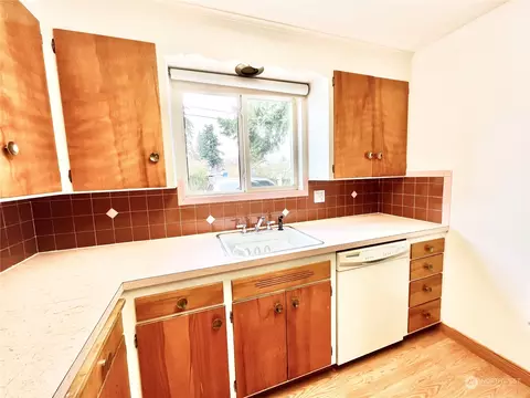 1302 Cascade Dr #1, Everett, WA 98203 photo 6