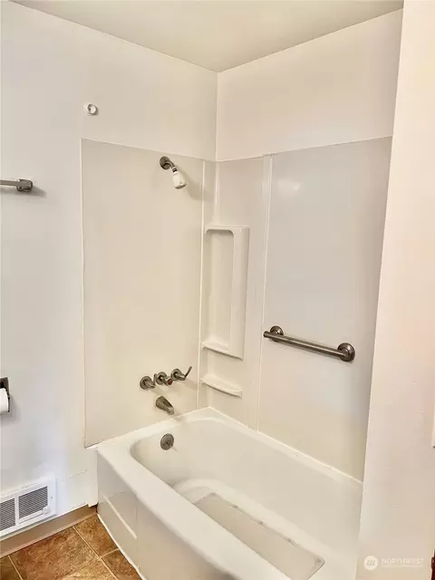1302 Cascade Dr #1, Everett, WA 98203 photo 15